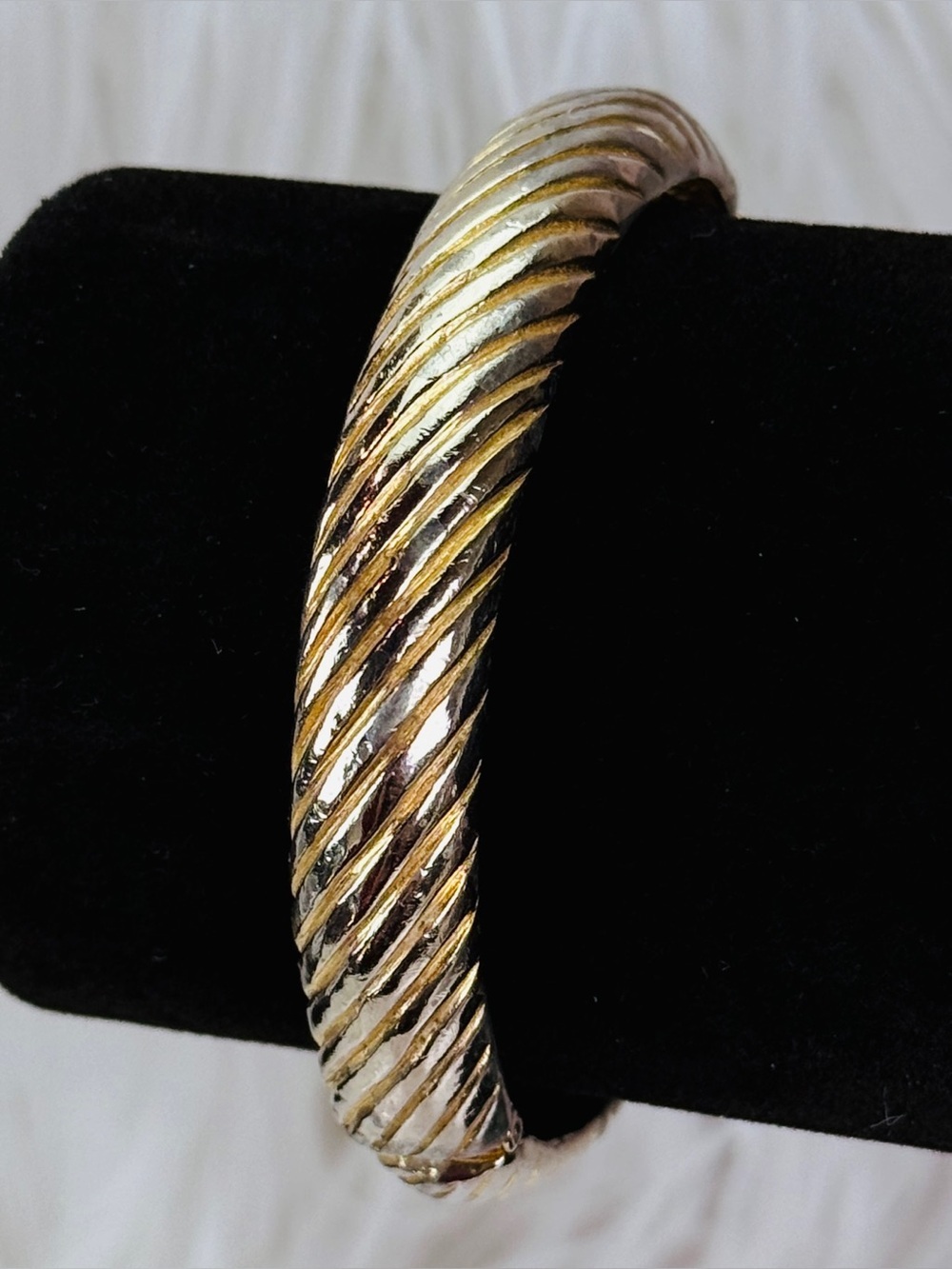 Vintage Castlecliff Goldtone Silvertone Ribbed Hinged Bangle Bracelet